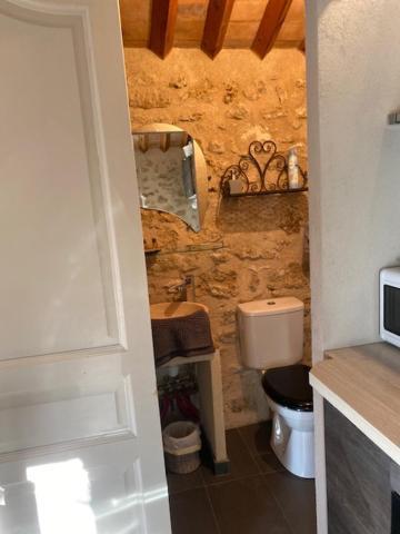 Petit Studio Le Pigeonnier A 5 Mn De Lourmarin Puyvert エクステリア 写真