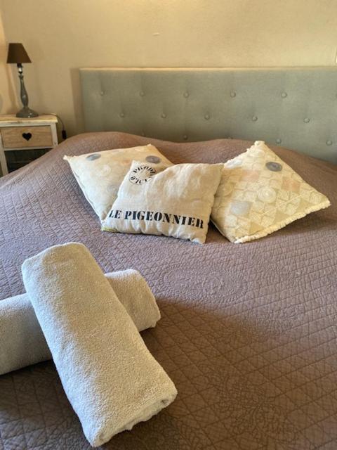 Petit Studio Le Pigeonnier A 5 Mn De Lourmarin Puyvert エクステリア 写真